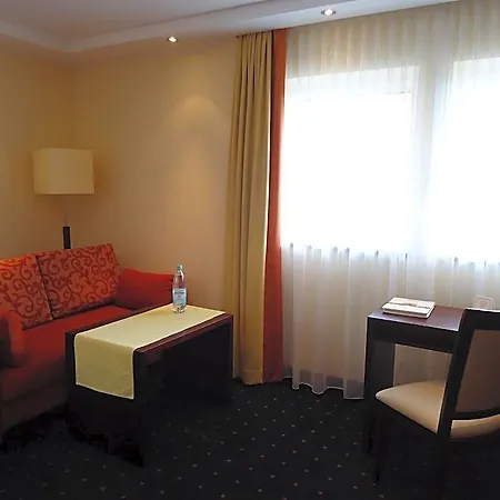 Akzent Loewen 호텔 4*