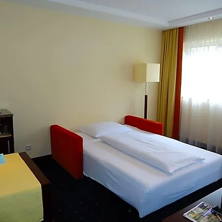 Akzent Loewen 호텔 4*