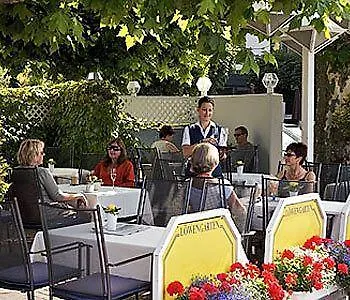 Akzent Loewen فندق