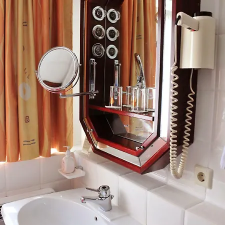 Hotel Akzent Loewen 4*