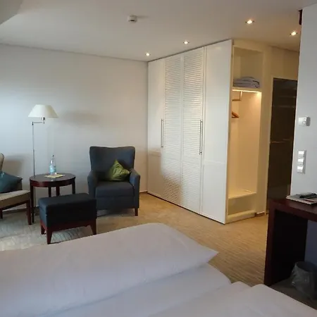Akzent Loewen 4*